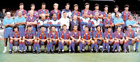 F. C. BARCELONA - Barcelona, España - Temporada 1991-92 - Cristóbal, Angoy, Alexanco,Witsche, Zubizarreta, Michael Laudrup, Julio Salinas, Nando, Urbano, Busquets y Nadal; Ángel Mur (masajista), Langa(ayudante), Koeman, Malgosa(recuperador), Vilda (prep.físico), Johan Cruyff (entrenador). José Lluis Núñez (presidente), Rexach (2º entrenador), Bruins (3er. entren.) Guardiola, Corbella(utillero) e Ibars (técnico de material); Baquero, Stoichkov, Beguiristáin, Eusebio, Juan Carlos, Amor, Ferrer, Pinilla, Roura, Goicoechea y Serna - Plantilla del BARCELONA, Campeón de Liga con Cruyff de entrenador