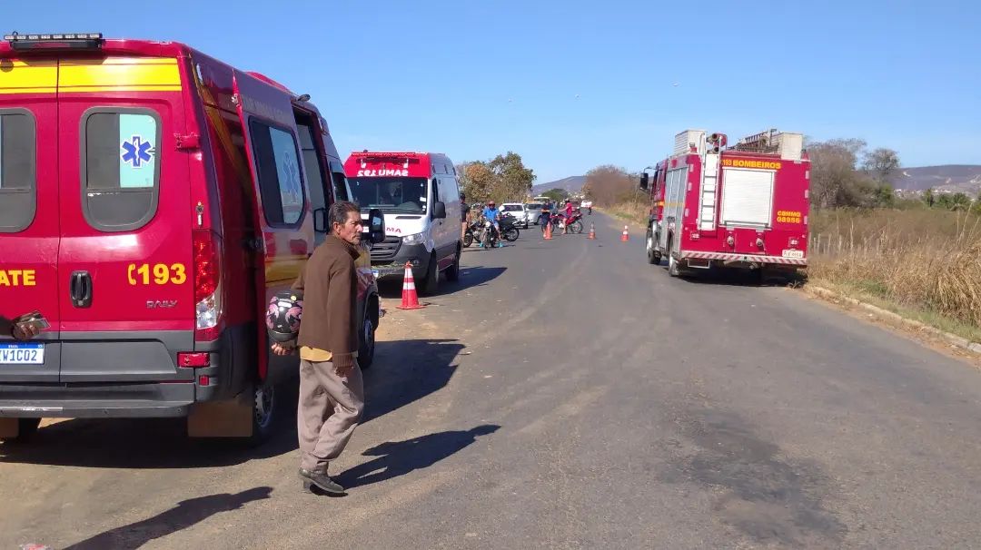 Acidente mata duas pessoas na BR-251, em Salinas (MG) - Estradas