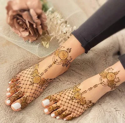 Easy leg mehndi design