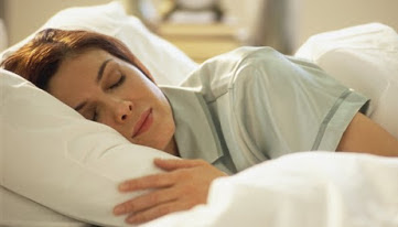 6 λάθη που καταστρέφουν το δέρμα σου κατά τη διάρκεια του ύπνου 