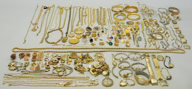 How to Determine Resale Value of Gold Jewelry