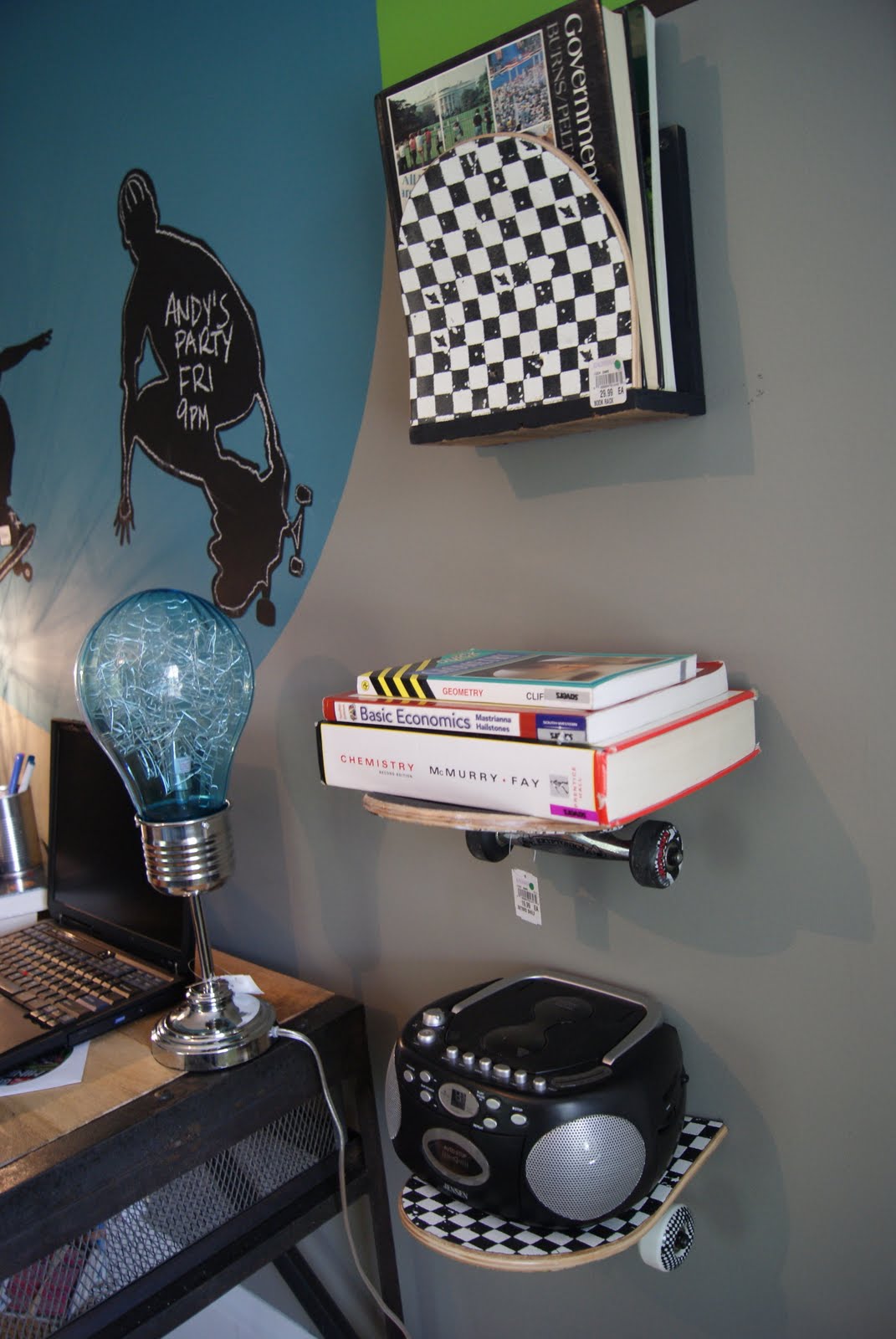 ... jpeg, Skateboard theme boys bedroom, skateboards turned into shelves