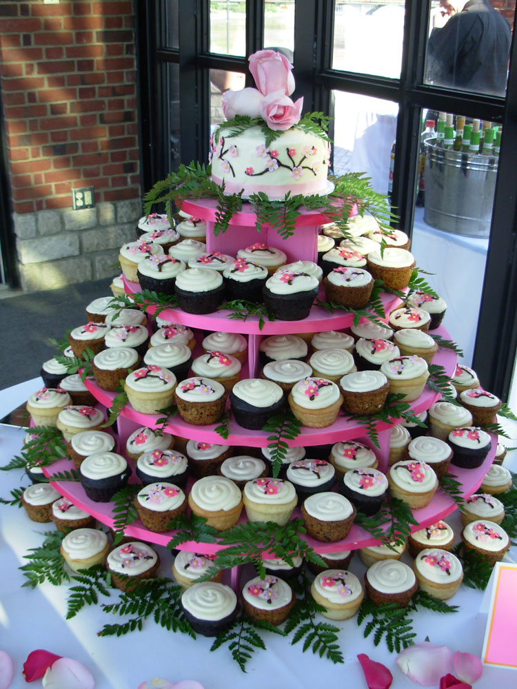  been seeing how more and more weddings are featuring wedding cupcakes