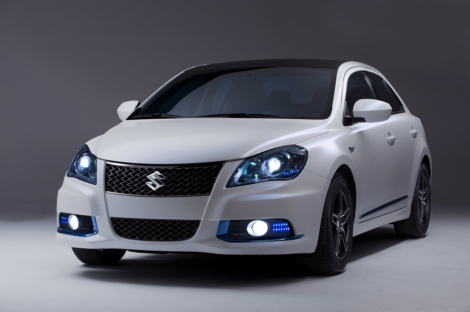 Suzuki reveals Kizashi Ecocharge Concept at 2011 New York