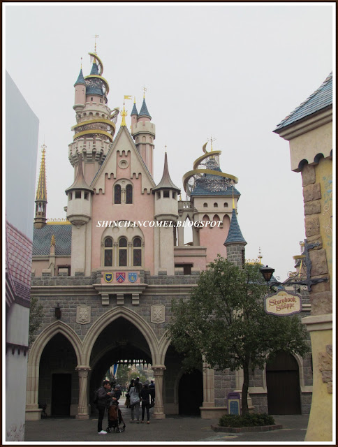 gambar disneyland hong kong istana castle cantik travel jalan tips mudah bercuti