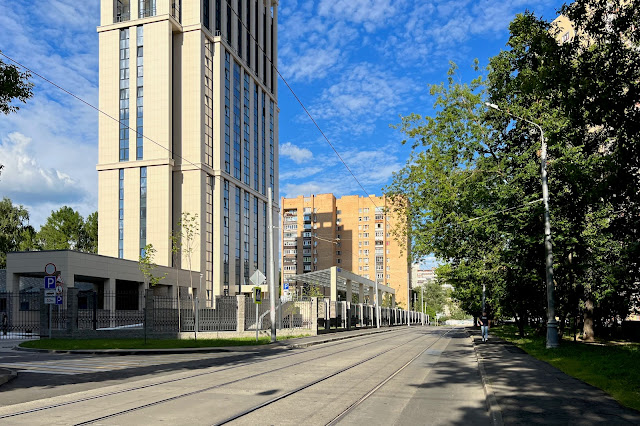 Погонный проезд, жилой комплекс посольства Республики Беларусь в РФ, жилой дом 1974 года постройки