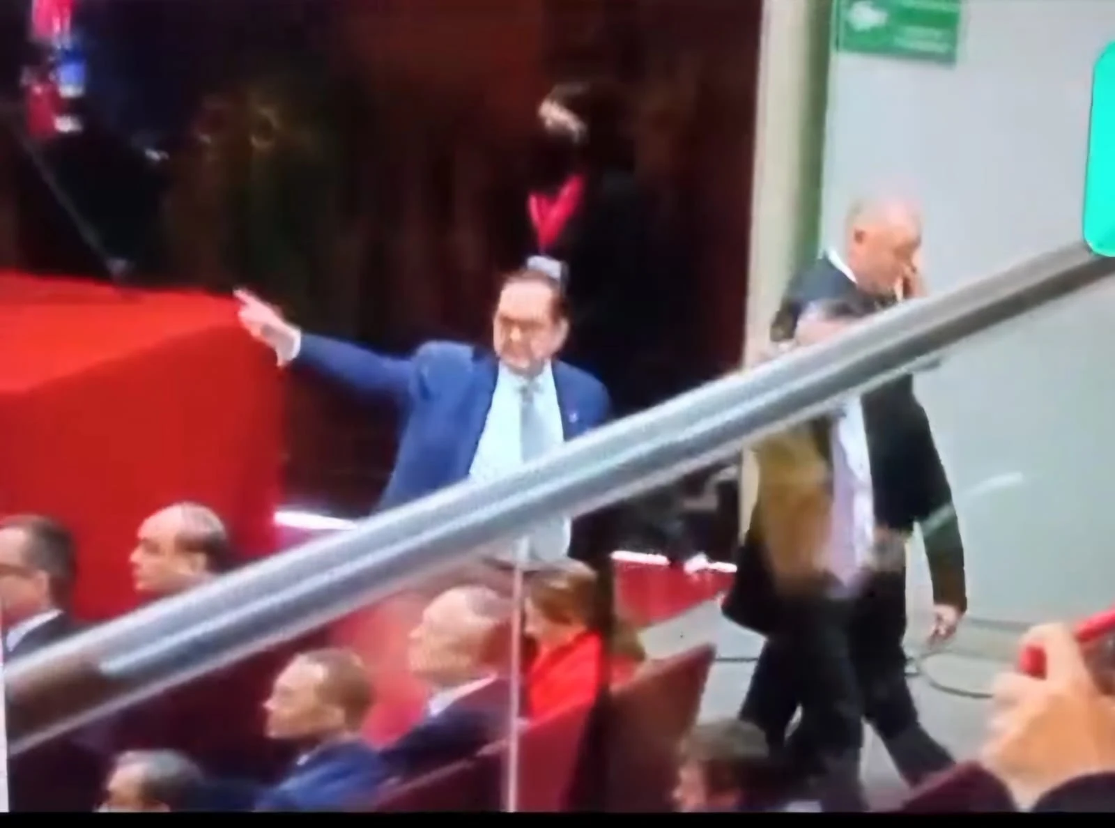 Diputado Lilayú se retira de cuenta pública tras anuncio de proyecto de aborto libre