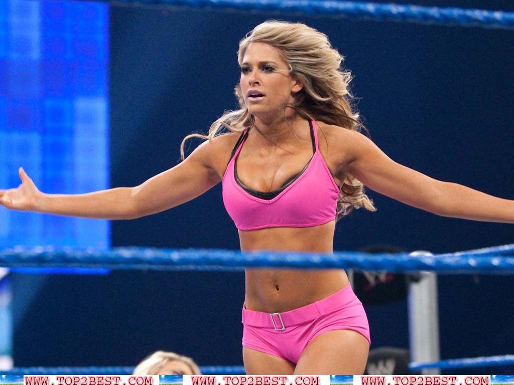 New Wrestling Players: WWE Kelly Kelly Profile and Pictures 2012