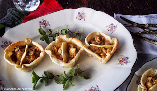 Nidos de pollo con salsa de champiñones