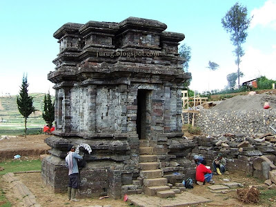 koleksi foto candi Indonesia lengkat dengan penjelasannya