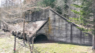 万字炭山森林公園・炭鉱遺構