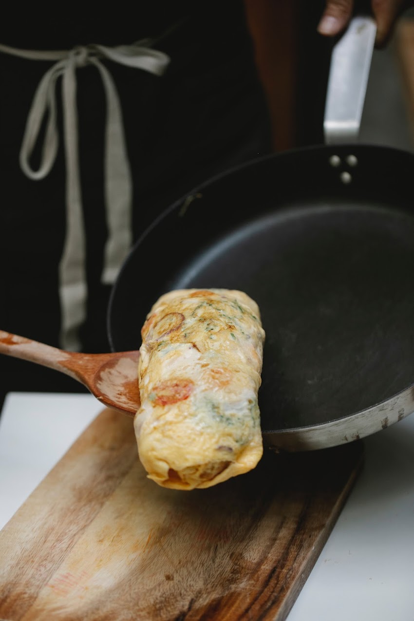 इस प्रकार बनाये अंडा रोल स्वादिष्ट और पौष्टिक स्नैक जो नाश्ते, दोपहर के भोजन या रात के खाने के लिए एकदम सही है