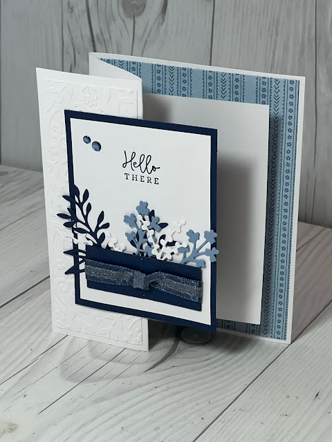 Greeting card with a pop out middle desk using Stampin' Up! Countryside Inn Suite and Timeless Arrangements Dies