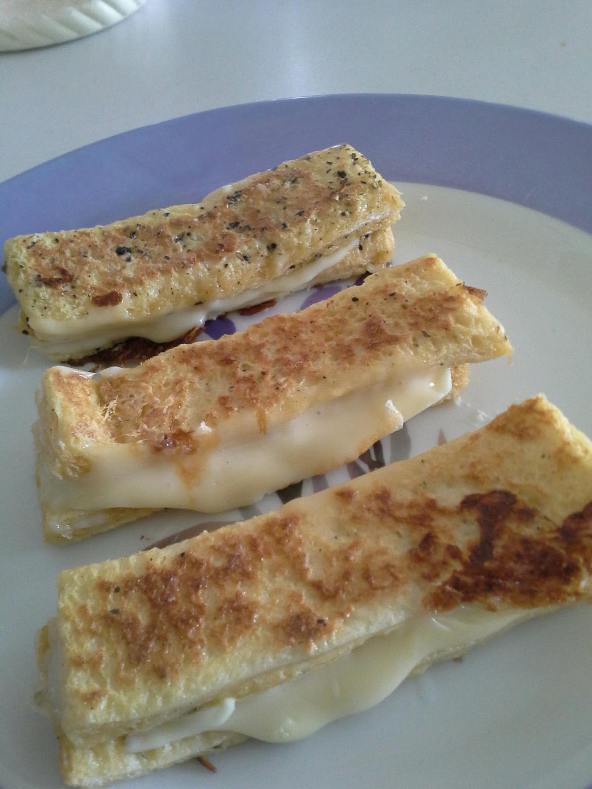 Resepi: Roti Telur Cheese leleh ~ #CeritaMak