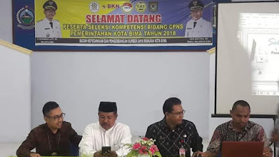 Didampingi Kepala BKPSDM, Sekda Tinjau Pelaksanaan SKB CPNS Kota Bima 2018