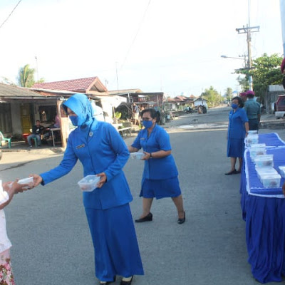 Ramadhan Berbagi, Yonmarhanlan I Beserta Jalasenastri Ranting B Cabang Korcab Pasmar 1 Berbagi Takjil