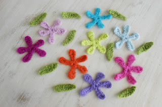 Wee Felted Blossoms Free Crochet Pattern by Susan Carlson of Felted Button