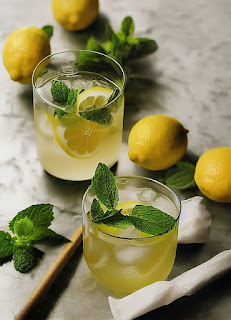 Confira a receita para fazer um delicioso suco de limão de verão.
