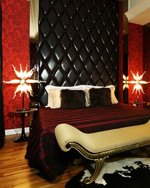 IMPRESIONANTE DORMITORIO ROJO Y NEGRO via www.dormitorios.blogspot.com