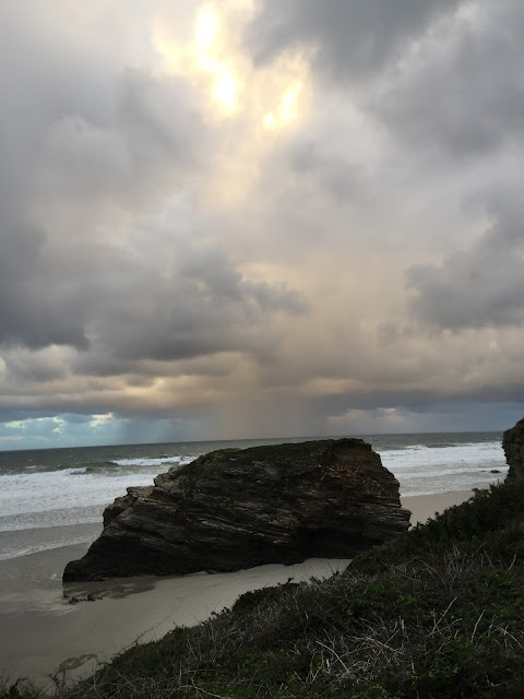 Spain, Cathedrals Beach   by E.V.Pita (2015)  http://evpita.blogspot.com/2015/11/spain-cathedrals-beach-playa-de-las.html   Playa de las Catedrales (Ribadeo)  por E.V.Pita (2015)   Praia das Catedrais (Ribadeo)