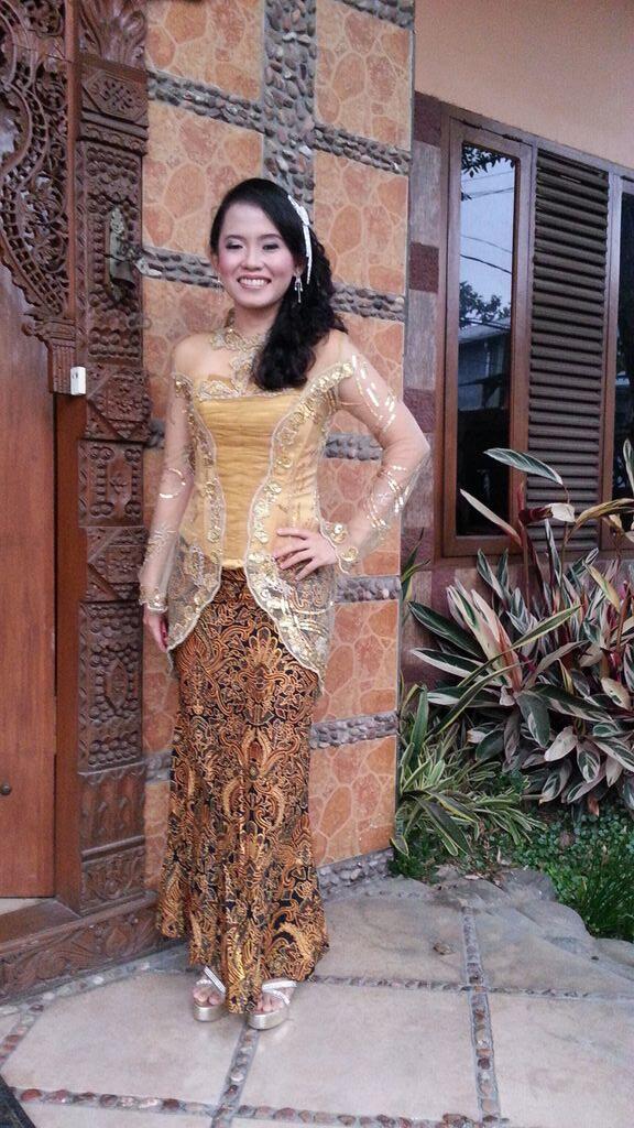 20 model kebaya wisuda untuk remaja sma terlihat cantik 