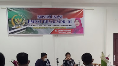  Hj. Emma Yohanna Berikan Sosialisasi Empat Pilar kepada Awak Media