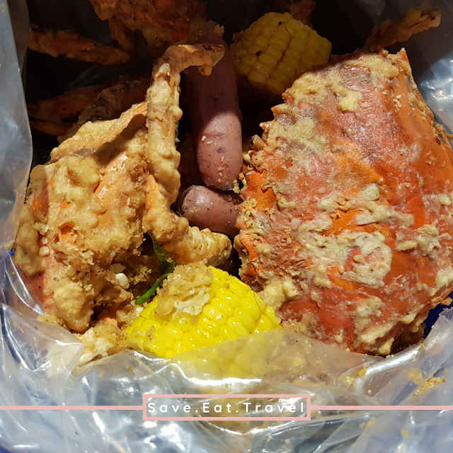 Blue Post Boiling Crabs and Shrimps Crabs in Salted Egg