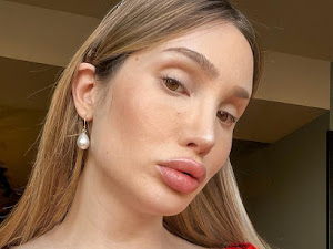 Branca de Souza – Beautiful Transgender Woman Big Breast