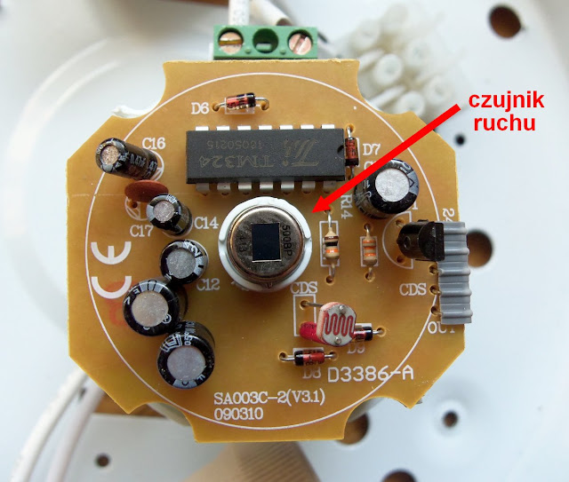 gdzie jest w lampie czujnik ruchu