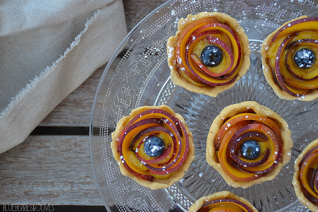 TARTALETAS DE MELOCOTÓN Y ARÁNDANOS CON CREMA DE VAINILLA  7