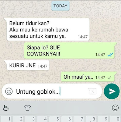 7 Meme 'Chat Baperan' Ini Bikin Mood Naik Turun