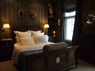 Classic Dark Vintage Bedroom Ideas