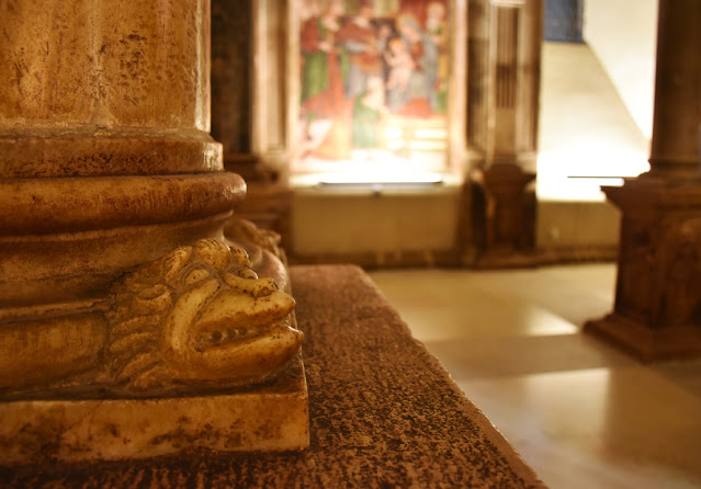 Dettaglio della colonna nella cripta Ferrillo nella cattedrale di Acerenza