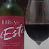 Um vinho muito fraco, quase sem sabor de vinho, pela experiência quase qualifiquei como vinagre... bebendo Brisas del Este Tannat Marselan Cabernet Franc 2015