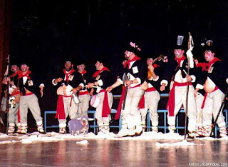 Pasodoble con letra "Aquí de nuevo". Chirigota "Los duros de mollera" (1995)