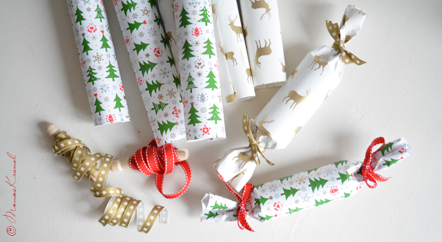 Selbstgebastelte Christmas Crackers aus Toilettenpapierrollen zu Weihnachten