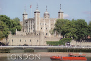 Sarah viewed the Tower of London while on a boat trip down the Thames. (london tower with fery)