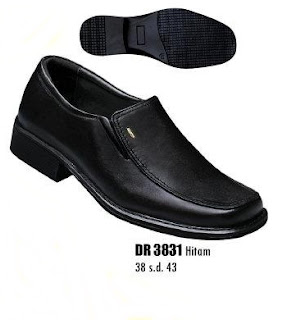 Sepatu pantofel pria branded DR3831