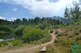 Trail around Willow Lake