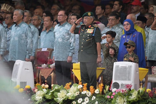 Sultan Abdullah dan Anwar Ibrahim Serukan Panggilan Untuk Persatuan dan Harmoni Malaysia.lelemuku.com.jpg