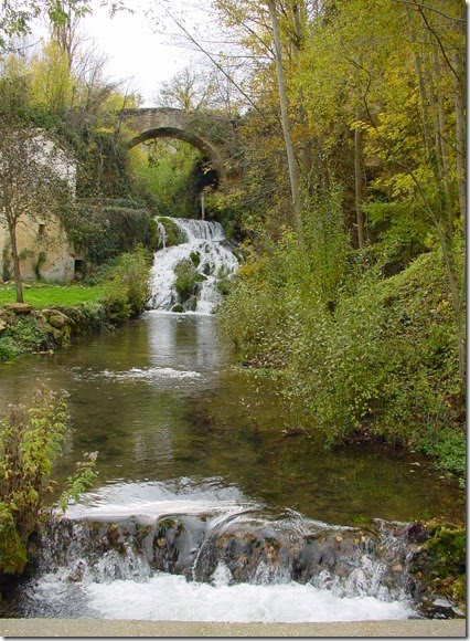 Sedano, Valle de Sedano, bario de Lagos, cascada y puente romano sobre el río Sedanillo Sedano, Valle de Sedano, bario de Lagos, cascada y puente romano sobre el río Sedanillo