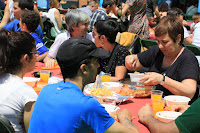 comida multicultural organizada por la asociación de vecinos de Rontegi Mendialde