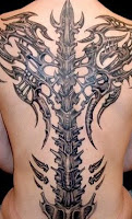 tatouage tribal sur le corps