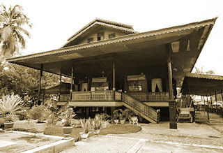 Keunikan-Rumah-Adat-Tradisional-Bandayo-Poboide-Daerah-Gorontalo