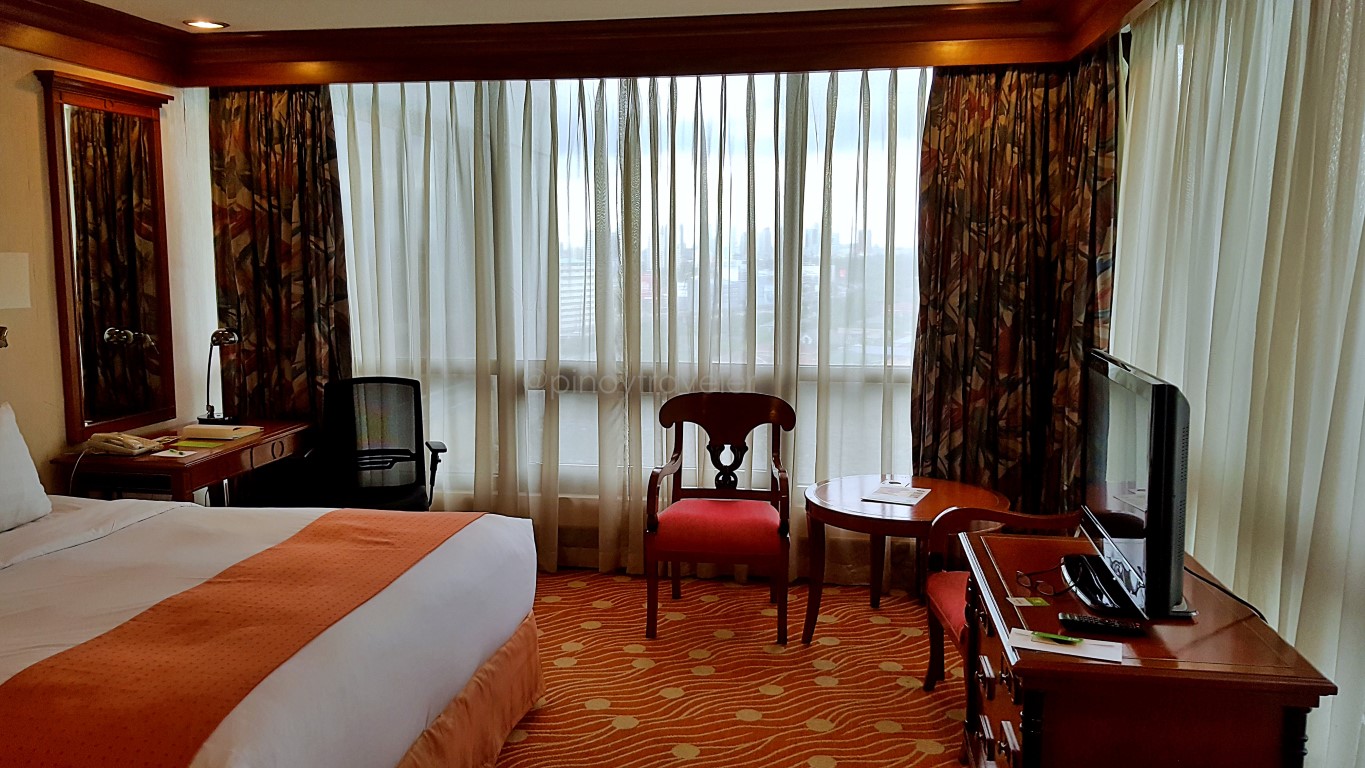 a room at Holiday Inn Manila Galleria