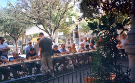 Simultáneas de ajedrez en Arenys de Mar en agosto de 2001