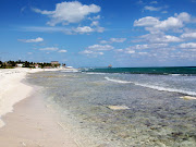 La Playa (beach long view)