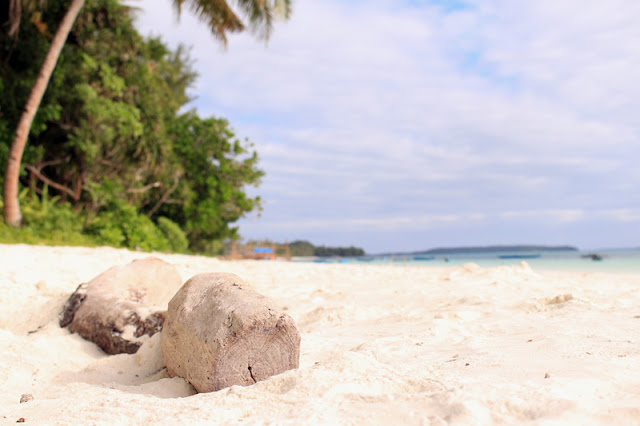 Backpacker di Kepulauan Kei: Cerita dari pasir putih di pantai Ngursarnadan