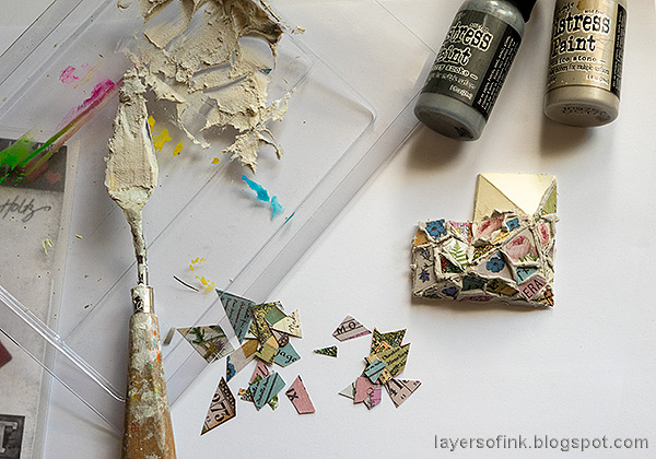 Layers of ink - Paper Mosaic Heart Tutorial by Anna-Karin Evaldsson. Apply paper mosaic pieces.