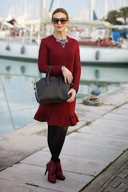 flaunt your curves dress, Carven burgundy dress, Givenchy Antigona bag, Icone burgundy boots, Fashion and Cookies, fashion blogger